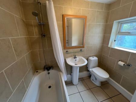 3 bedroom Terraced House to let in Ladysmith Terrace, Gonerby Hill Foot, NG31