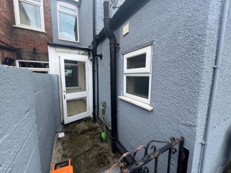 3 bedroom Terraced House to let in Ladysmith Terrace, Gonerby Hill Foot, NG31