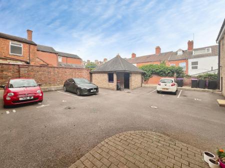 2 bedroom Flat for sale in Avenue Road, Montanari Court Avenue Road, NG31
