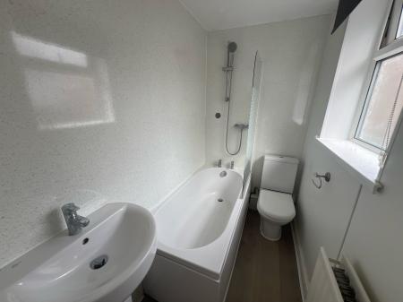 2 bedroom Terraced House to let in Oxford Street, Grantham, NG31