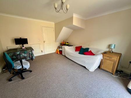 2 bedroom Semi-detached house for sale in Cavendish Way, Grantham, NG31