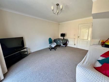 2 bedroom Semi-detached house for sale in Cavendish Way, Grantham, NG31