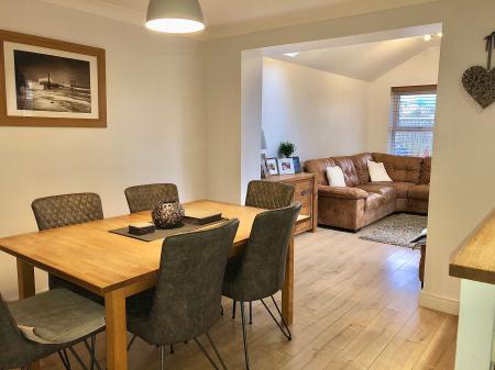 3 bedroom Detached house to let in Bell Close, Gonerby Hill Foot, NG31