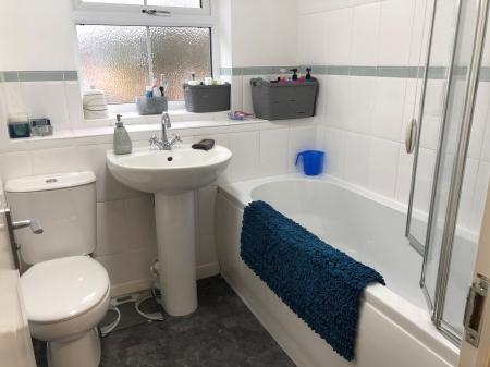 3 bedroom Detached house to let in Bell Close, Gonerby Hill Foot, NG31