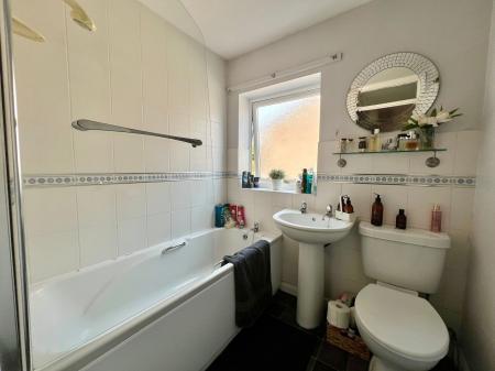 2 bedroom Semi-detached house for sale in Carlisle Close, Grantham, NG31