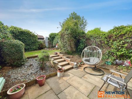 2 bedroom Semi-detached house for sale in Carlisle Close, Grantham, NG31