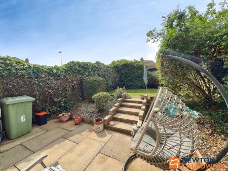2 bedroom Semi-detached house for sale in Carlisle Close, Grantham, NG31