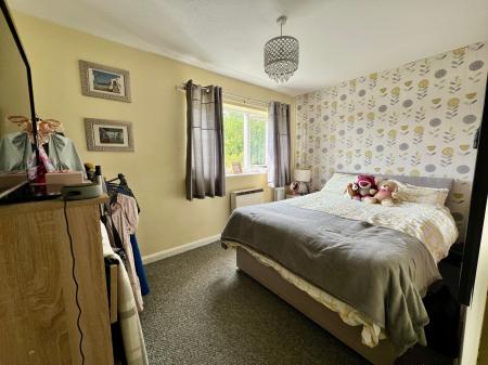 2 bedroom Semi-detached house for sale in Carlisle Close, Grantham, NG31