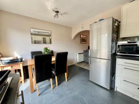 2 bedroom Semi-detached house for sale in Carlisle Close, Grantham, NG31