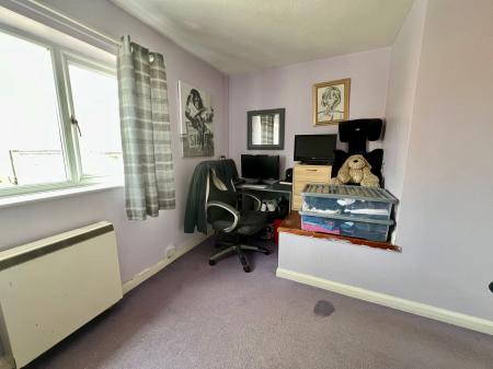 2 bedroom Semi-detached house for sale in Carlisle Close, Grantham, NG31