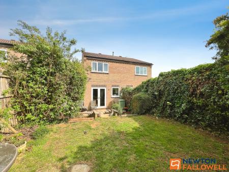 2 bedroom Semi-detached house for sale in Carlisle Close, Grantham, NG31