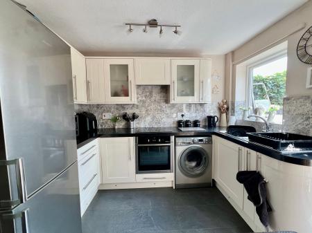 2 bedroom Semi-detached house for sale in Carlisle Close, Grantham, NG31