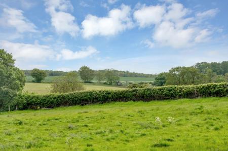 2 bedroom Barn for sale in Low Farm Drive, Folkingham, NG34