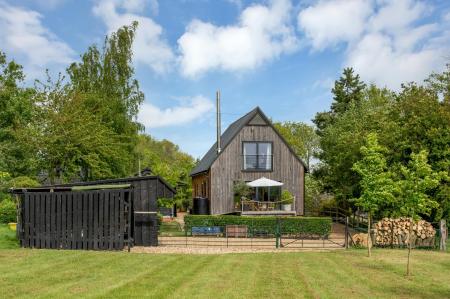 2 bedroom Barn for sale in Low Farm Drive, Folkingham, NG34