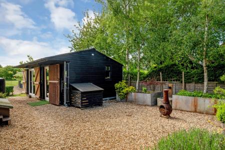 2 bedroom Barn for sale in Low Farm Drive, Folkingham, NG34