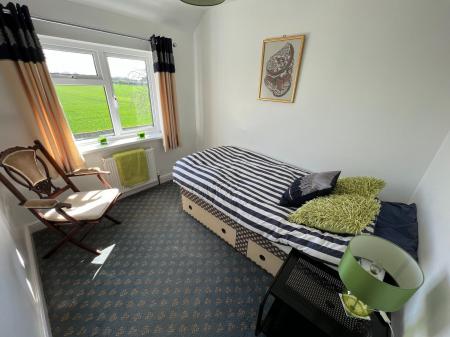 5 bedroom Semi-detached house to let in Heath Farm Lane, Harrowby, NG31