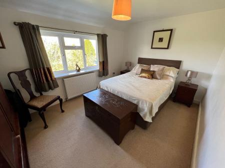 5 bedroom Semi-detached house to let in Heath Farm Lane, Harrowby, NG31