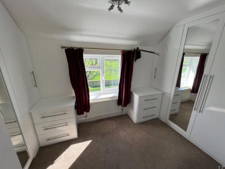 5 bedroom Semi-detached house to let in Heath Farm Lane, Harrowby, NG31