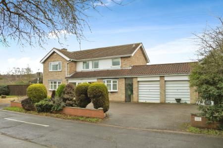 5 bedroom Detached house for sale in Harlaxton Road, Grantham, NG31
