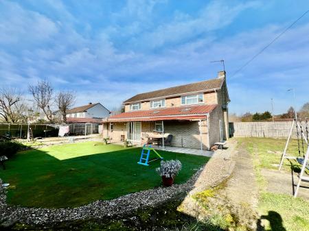 5 bedroom Detached house for sale in Harlaxton Road, Grantham, NG31