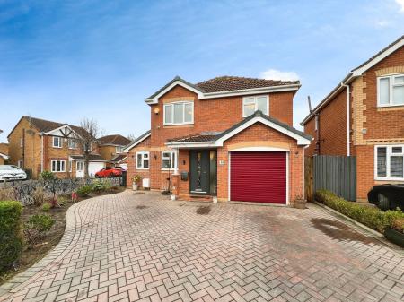 3 bedroom Detached house for sale in Baysdale Grove, Grantham, NG31