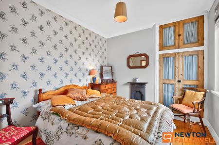 4 bedroom Terraced House for sale in North Parade, Grantham, NG31
