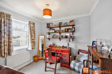 4 bedroom Terraced House for sale in North Parade, Grantham, NG31