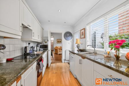 4 bedroom Terraced House for sale in North Parade, Grantham, NG31
