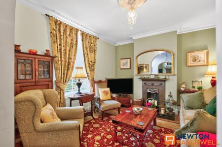 4 bedroom Terraced House for sale in North Parade, Grantham, NG31
