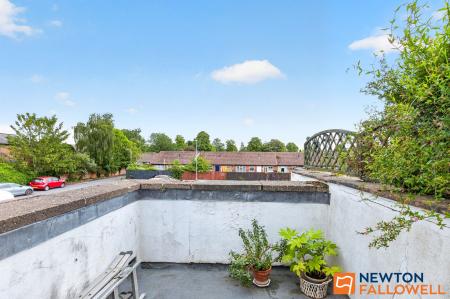4 bedroom Terraced House for sale in North Parade, Grantham, NG31