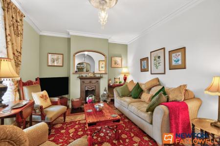 4 bedroom Terraced House for sale in North Parade, Grantham, NG31