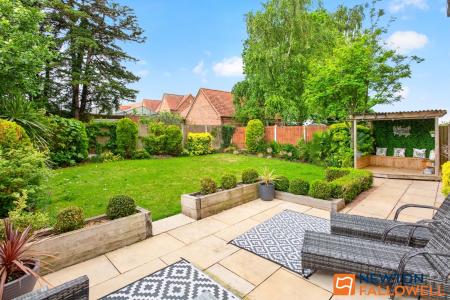 4 bedroom Detached house for sale in Park Road, Allington, NG32