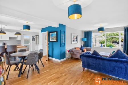 4 bedroom Detached house for sale in Park Road, Allington, NG32