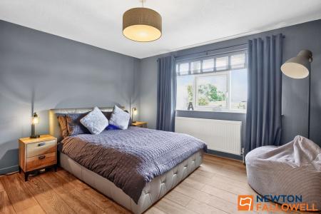 4 bedroom Detached house for sale in Park Road, Allington, NG32
