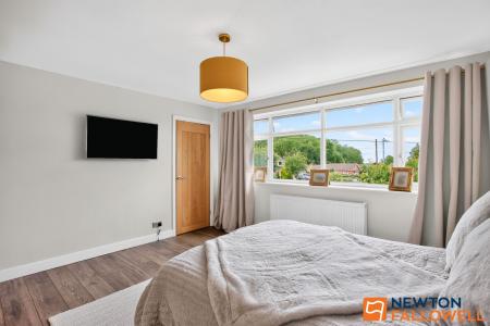 4 bedroom Detached house for sale in Park Road, Allington, NG32