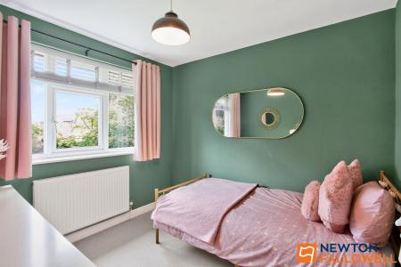4 bedroom Detached house for sale in Park Road, Allington, NG32