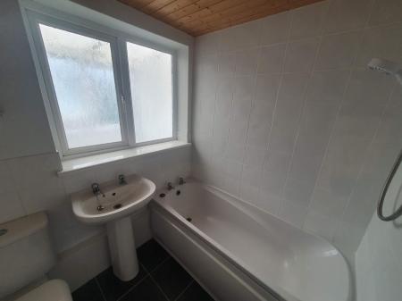 2 bedroom End of terrace house to let in 11 Lavender Cottages, Gelston, Grantham, NG32 2AE