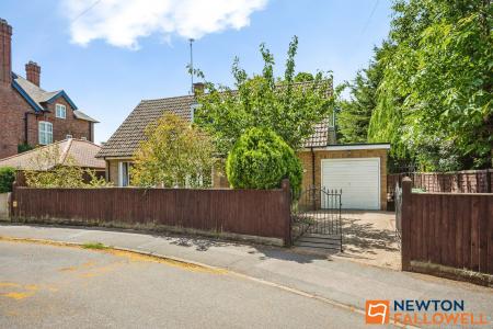 3 bedroom Detached house for sale in Welby Gardens, Grantham, NG31
