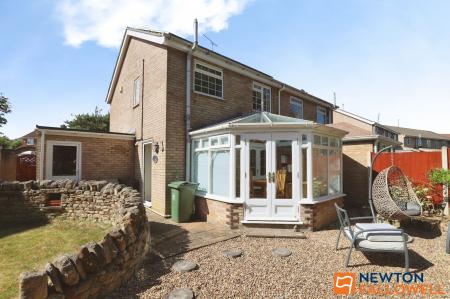 3 bedroom Semi-detached house for sale in Winchester Road, Grantham, NG31