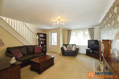 3 bedroom Semi-detached house for sale in Winchester Road, Grantham, NG31