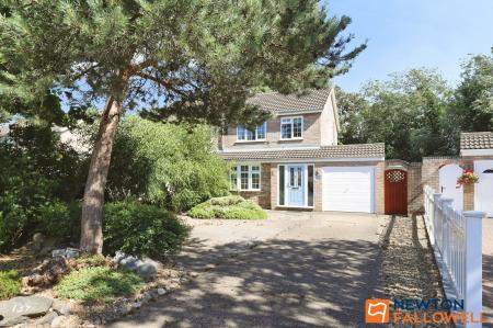 3 bedroom Semi-detached house for sale in Winchester Road, Grantham, NG31