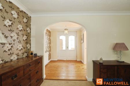 3 bedroom Semi-detached house for sale in Winchester Road, Grantham, NG31
