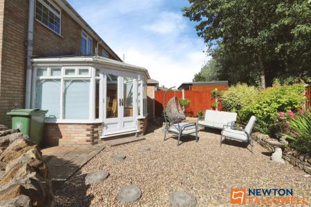 3 bedroom Semi-detached house for sale in Winchester Road, Grantham, NG31