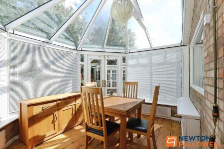 3 bedroom Semi-detached house for sale in Winchester Road, Grantham, NG31