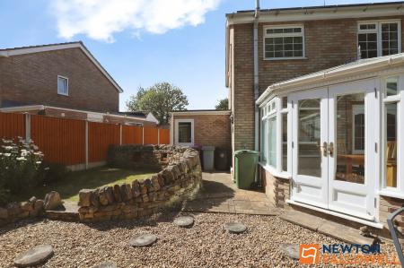 3 bedroom Semi-detached house for sale in Winchester Road, Grantham, NG31