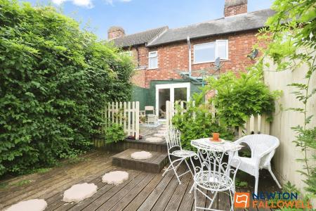 2 bedroom Terraced House for sale in Cowes Road, Grantham, NG31