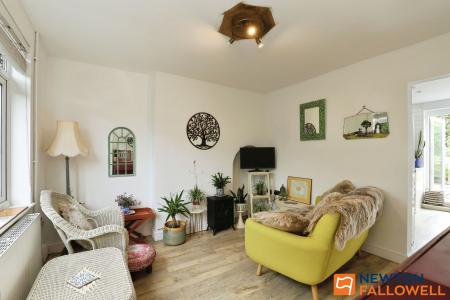 2 bedroom Terraced House for sale in Cowes Road, Grantham, NG31