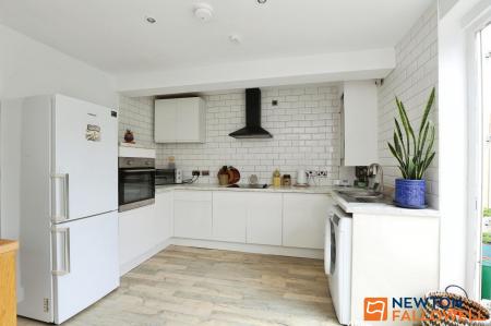 2 bedroom Terraced House for sale in Cowes Road, Grantham, NG31
