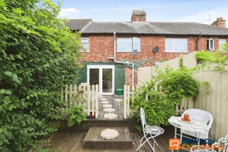 2 bedroom Terraced House for sale in Cowes Road, Grantham, NG31