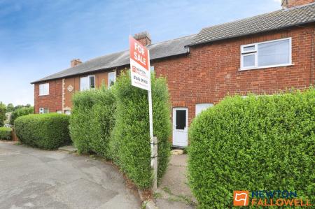 2 bedroom Terraced House for sale in Cowes Road, Grantham, NG31